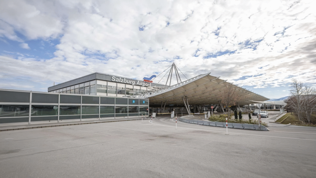 Arlberg airport premium transfers - Professional chauffeur pickup